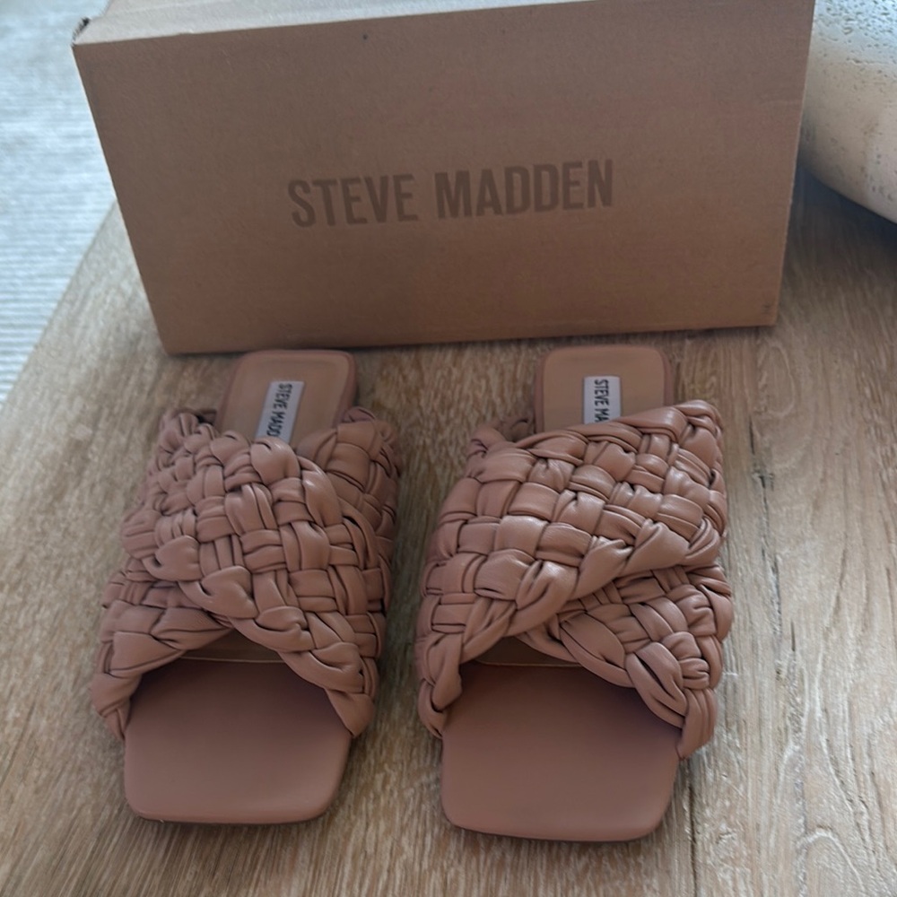 Steve Madden Women's Brown Woven Sandals